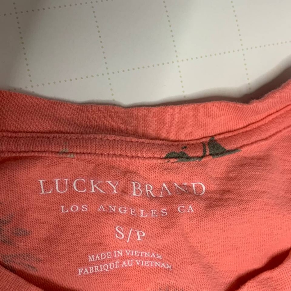 Lucky brand t shirt